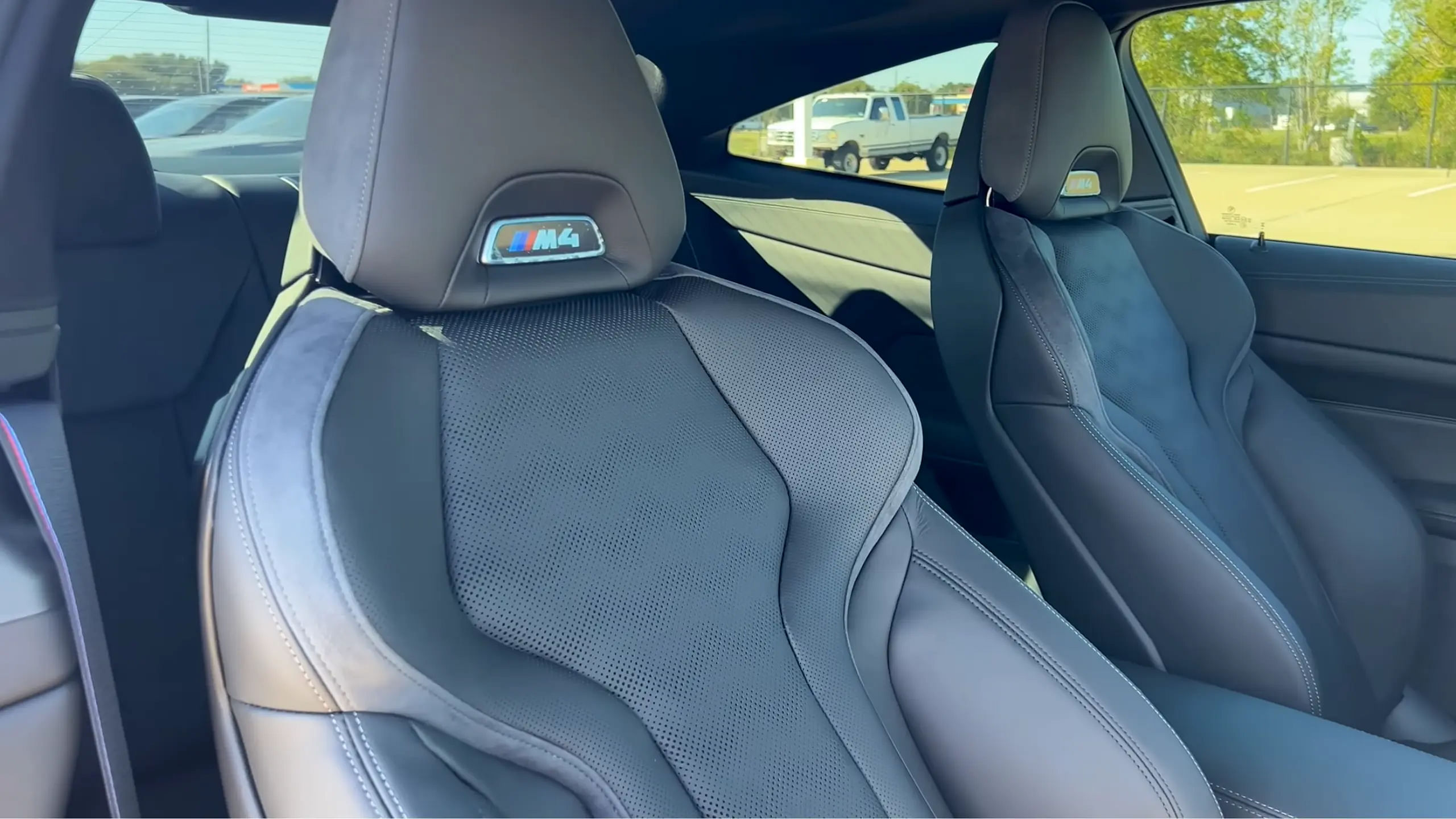 2024 BMW M4 Competition Font Seats