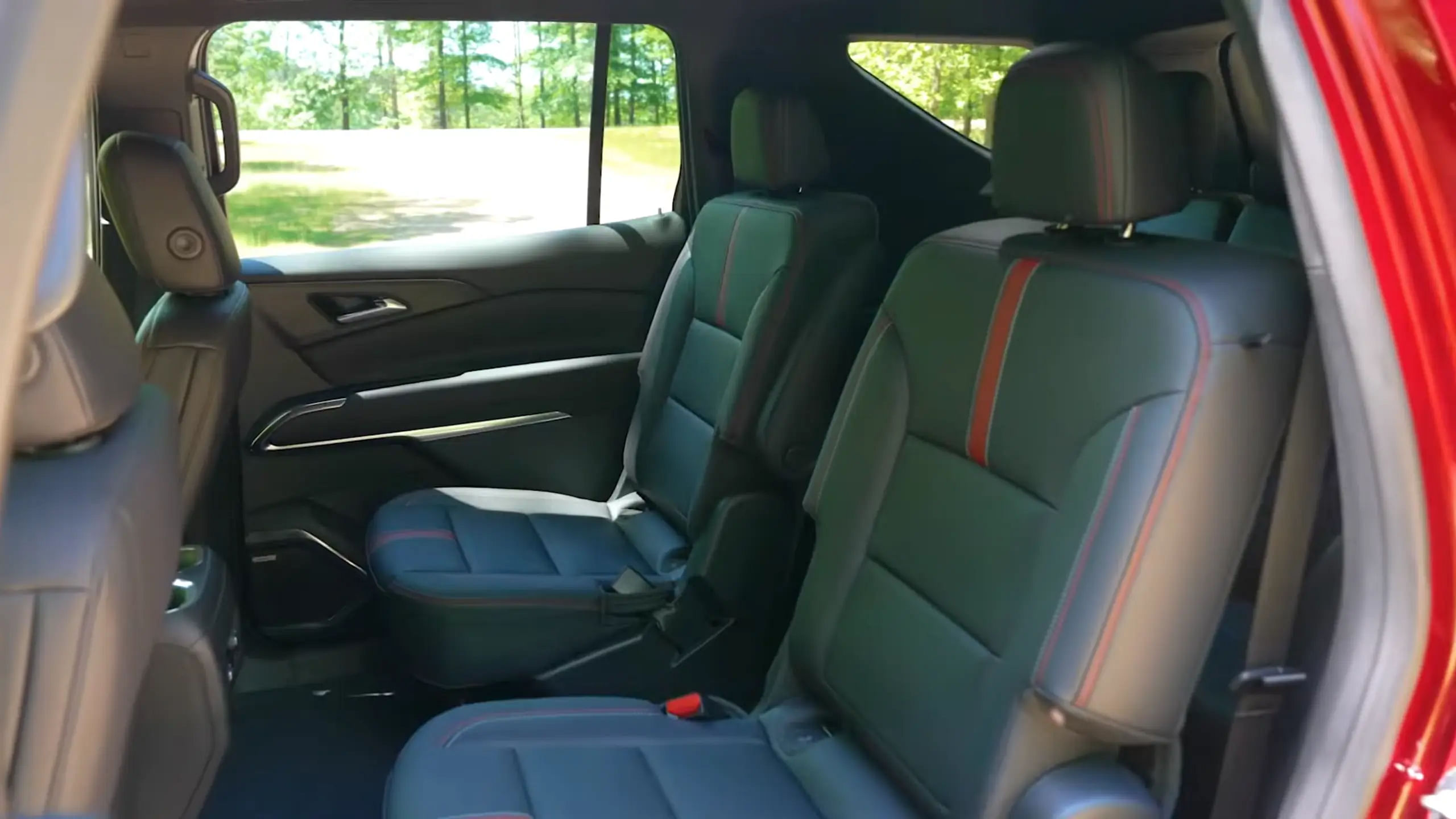 2024 Chevrolet Traverse second-row seats