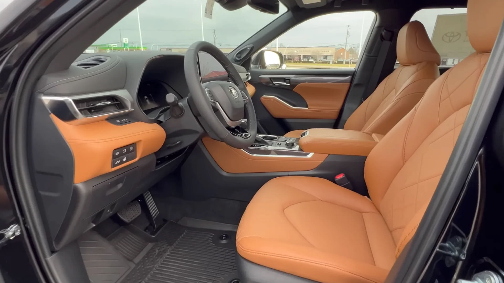 2024 Toyota Highlander Interior