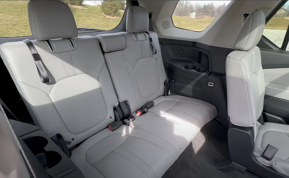 2024 Honda Pilot suv Interior Rear Seat Space