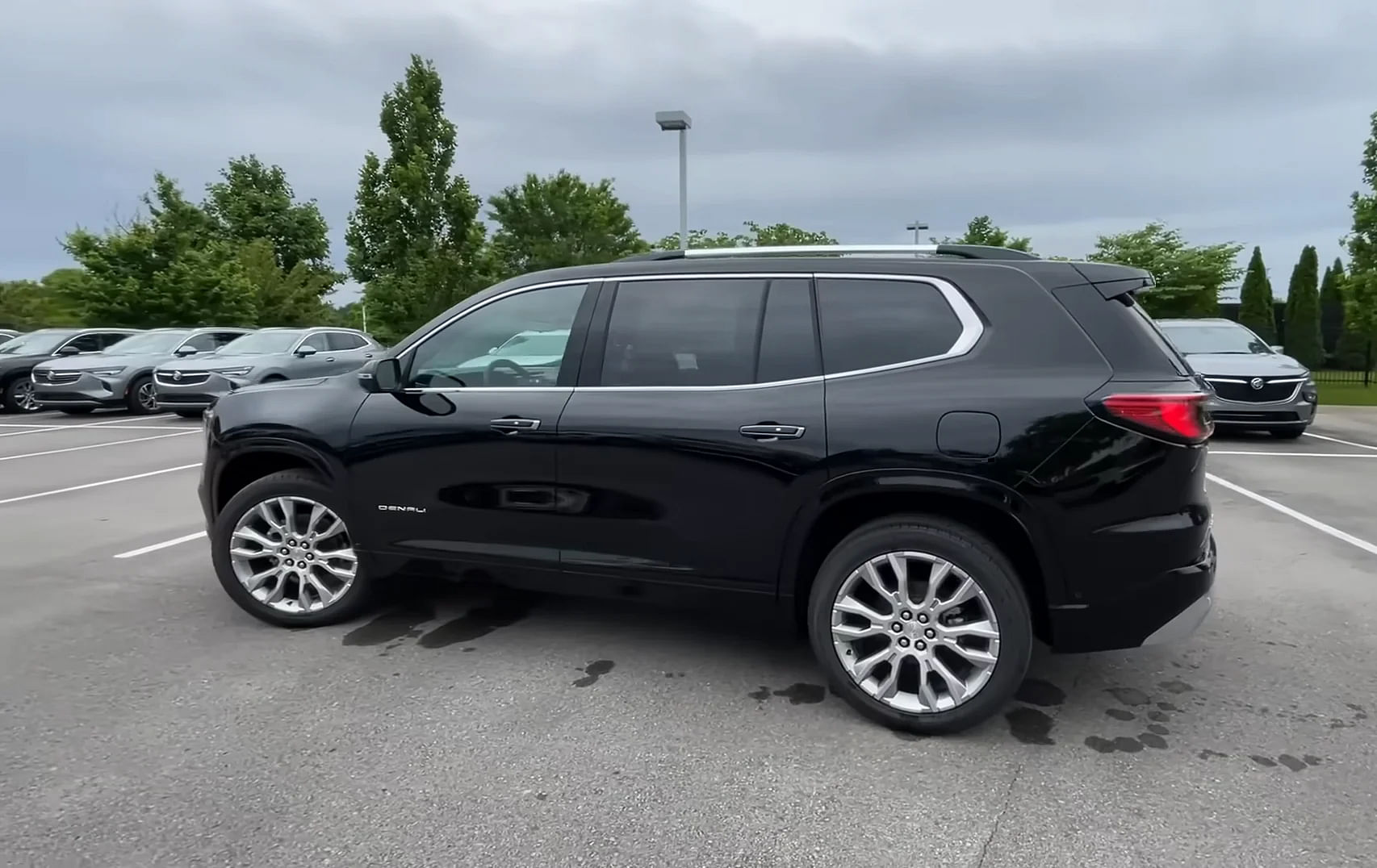 2024 GMC Acadia Side Profile