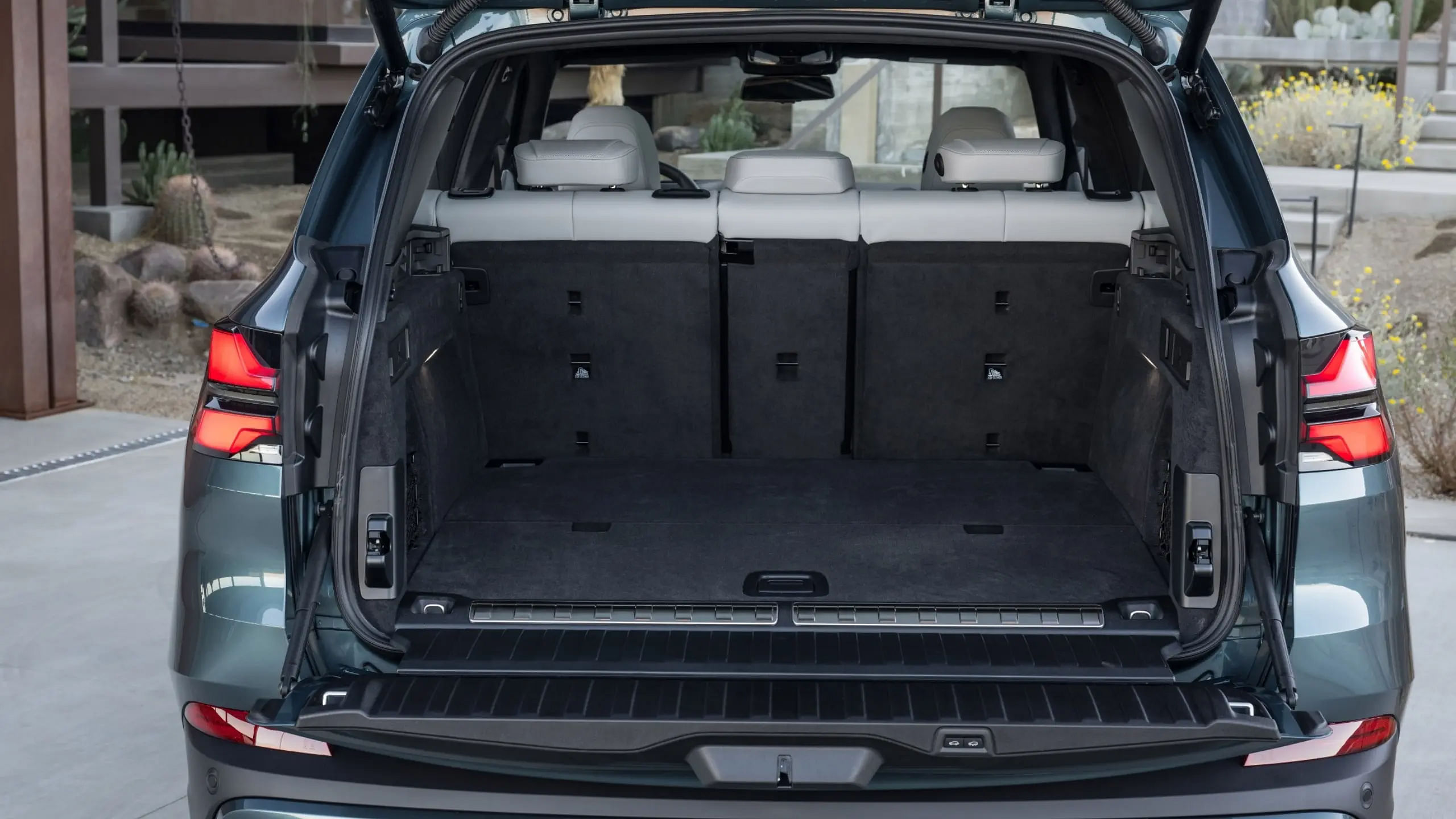 2024 BMW X5 cargo space