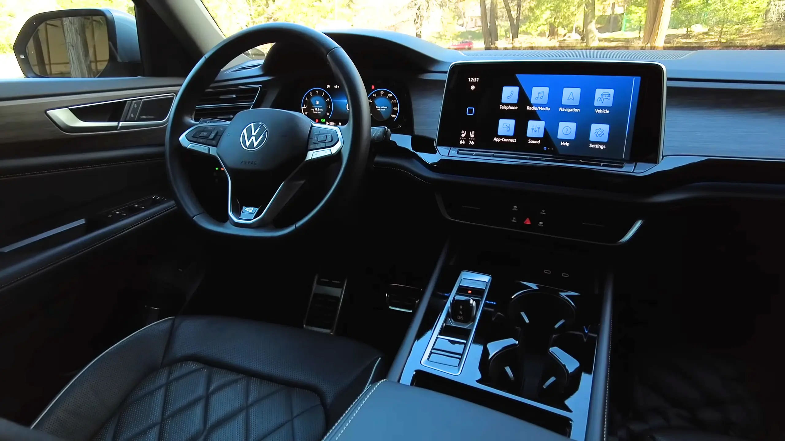 2024 Volkswagen Atlas cabin