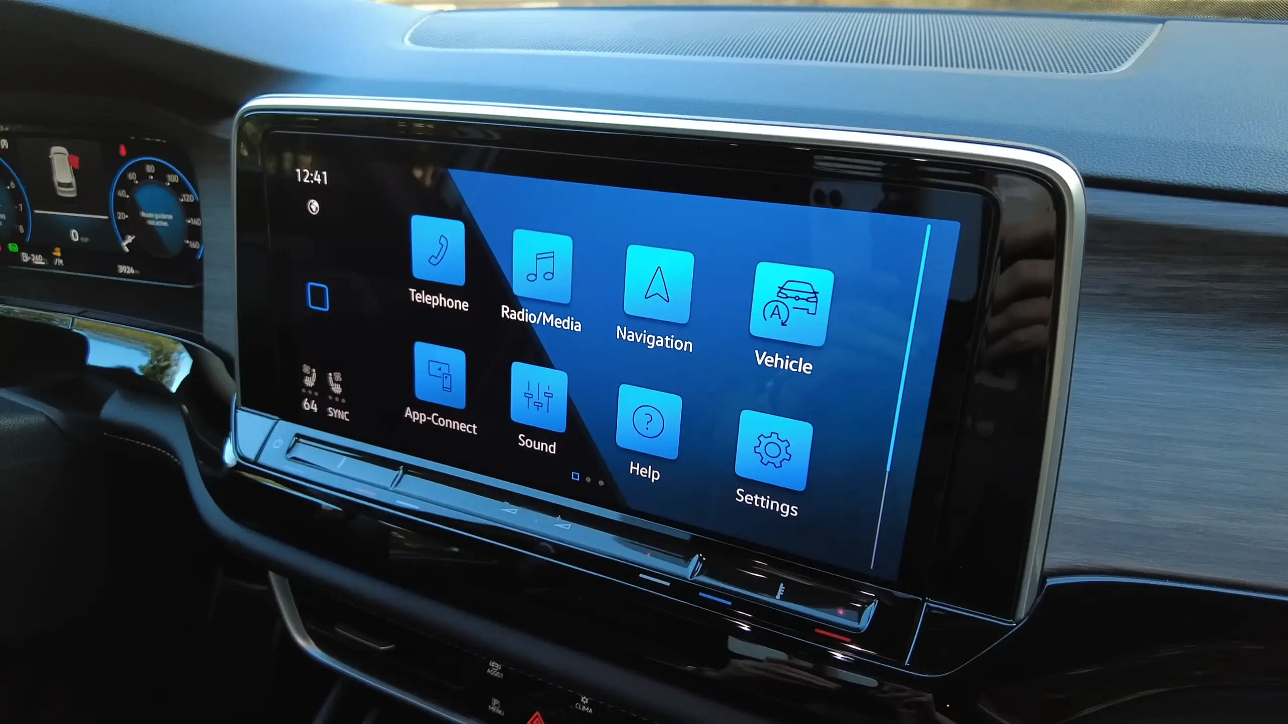 2024 Volkswagen Atlas infotainment screen