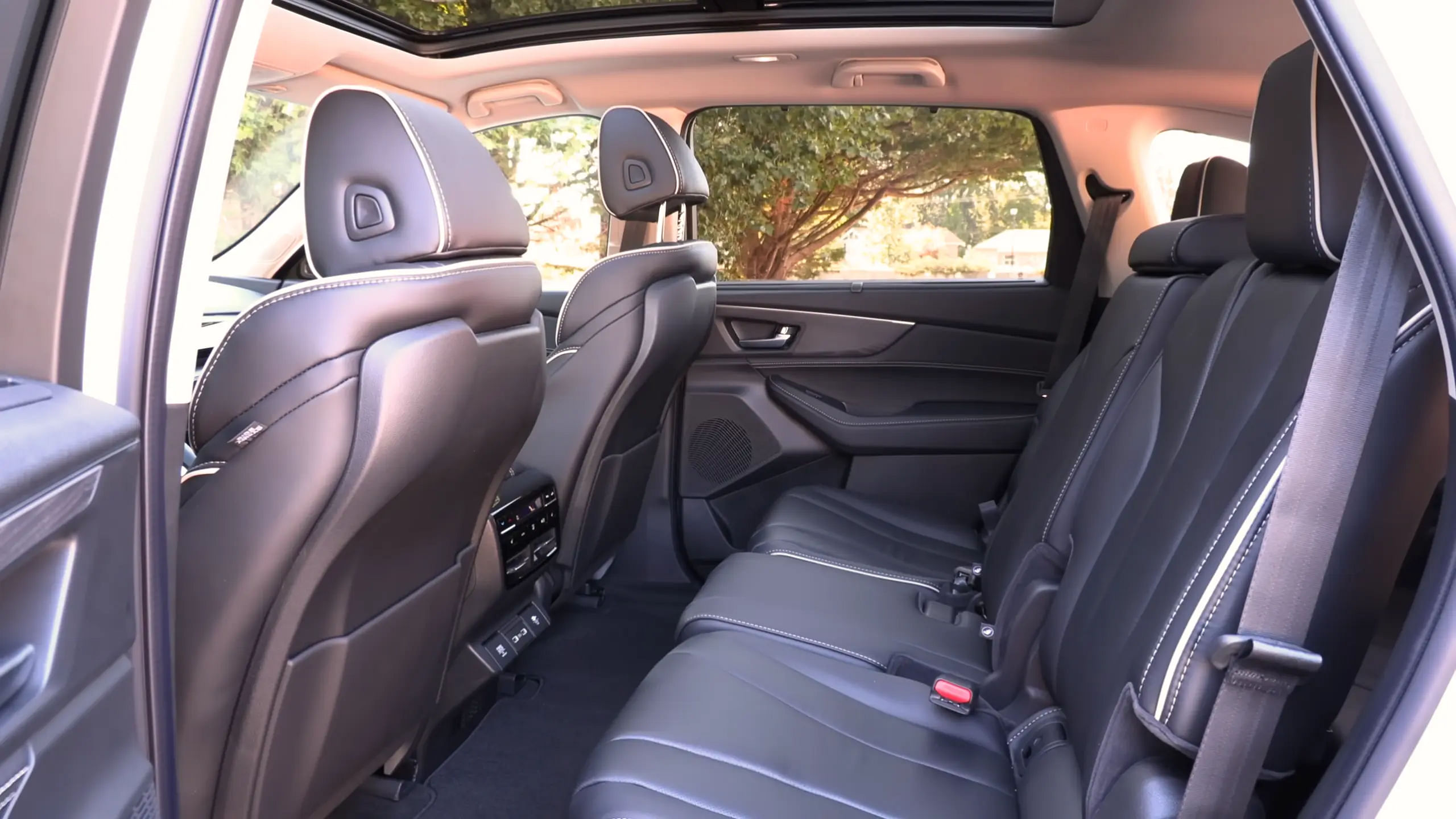 2024 Acura MDX second row seats