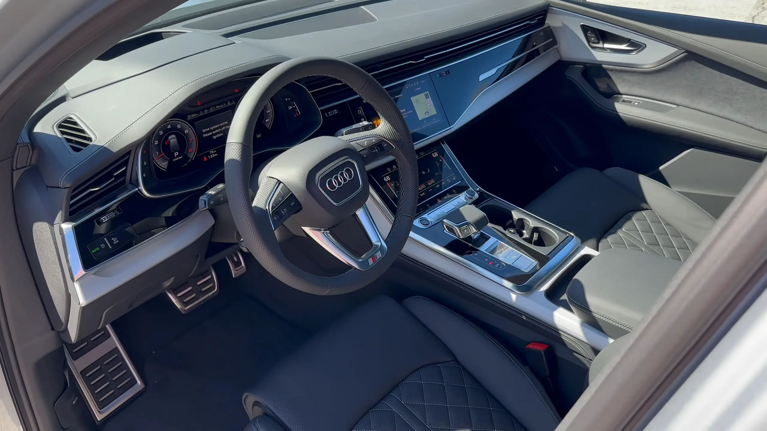 2024 Audi Q7 interior