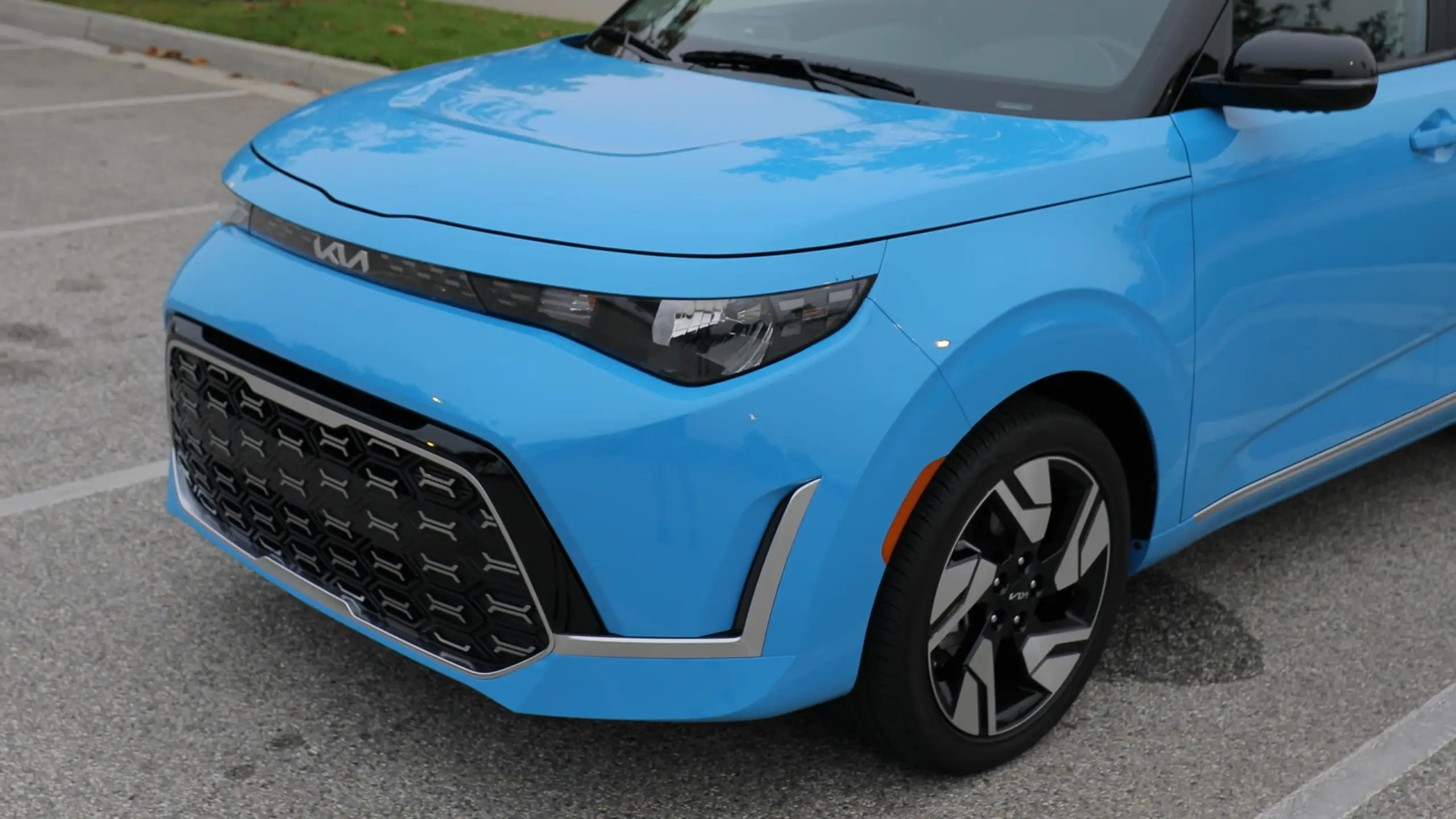 2024 Kia Soul Front View 