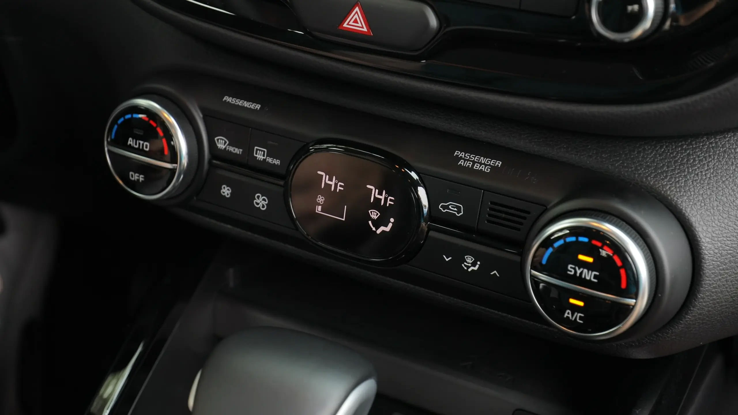 2024 Kia Soul climate control buttons