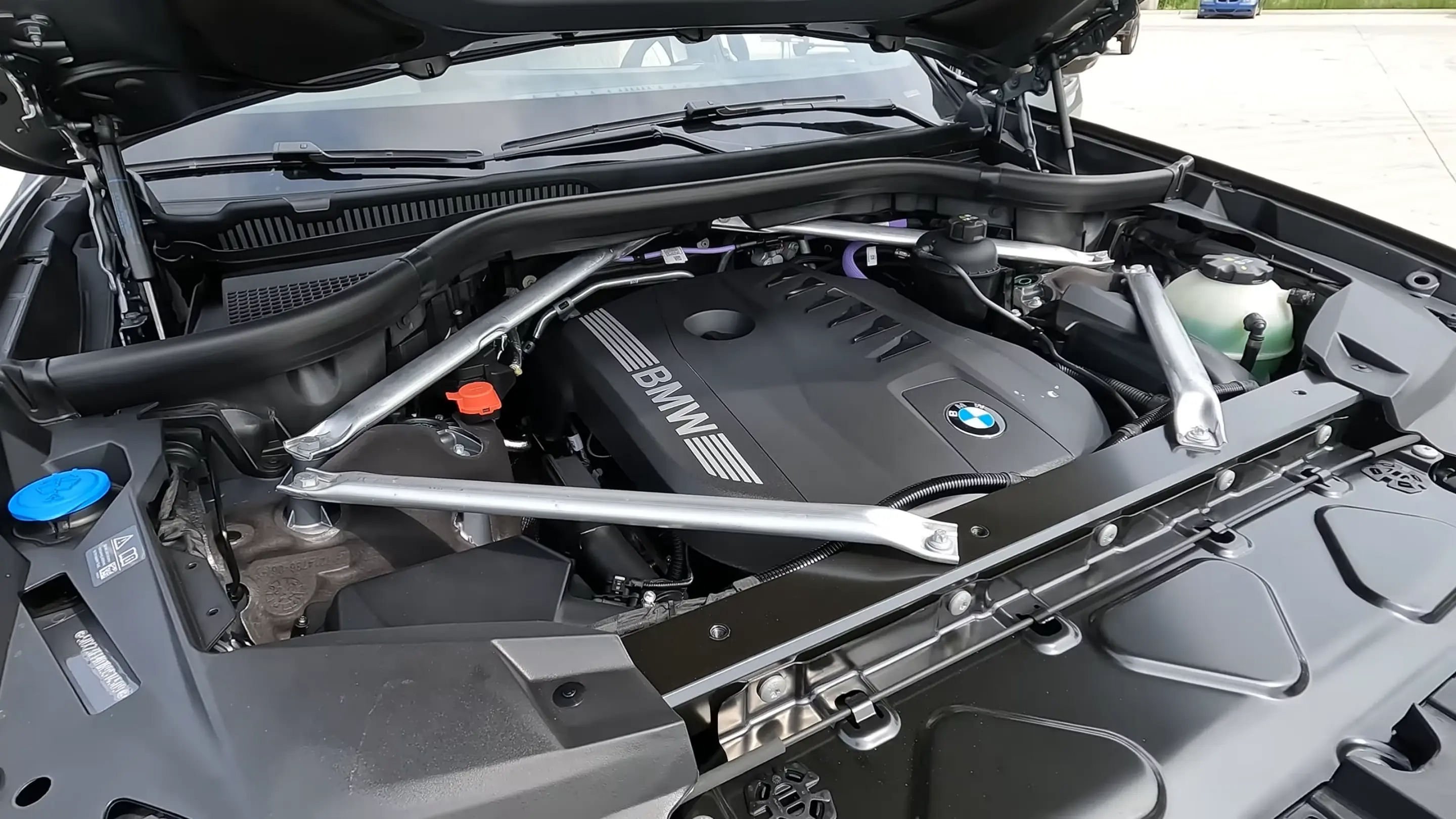 2024 BMW X7 engine