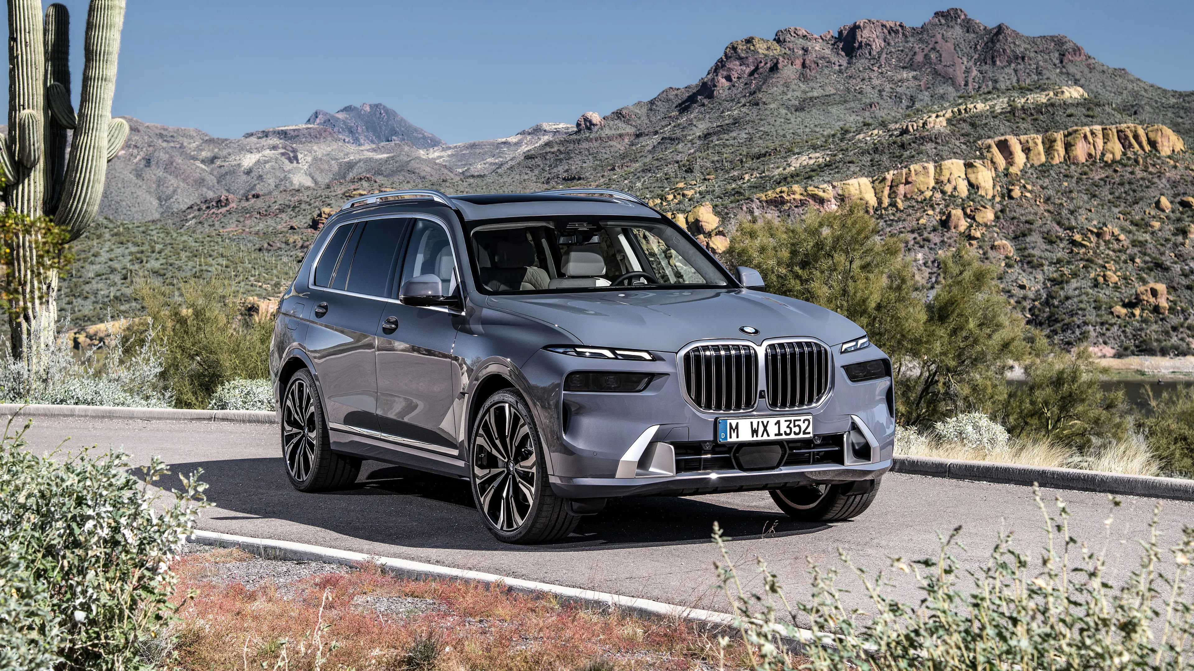 2024 BMW X7 parked