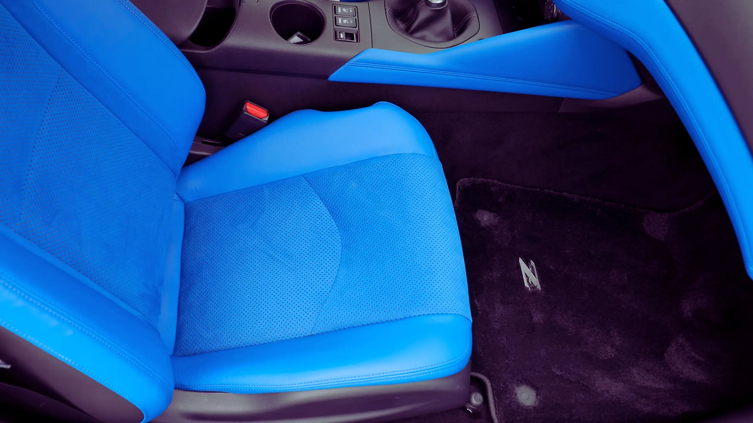 2024 Nissan Z seats