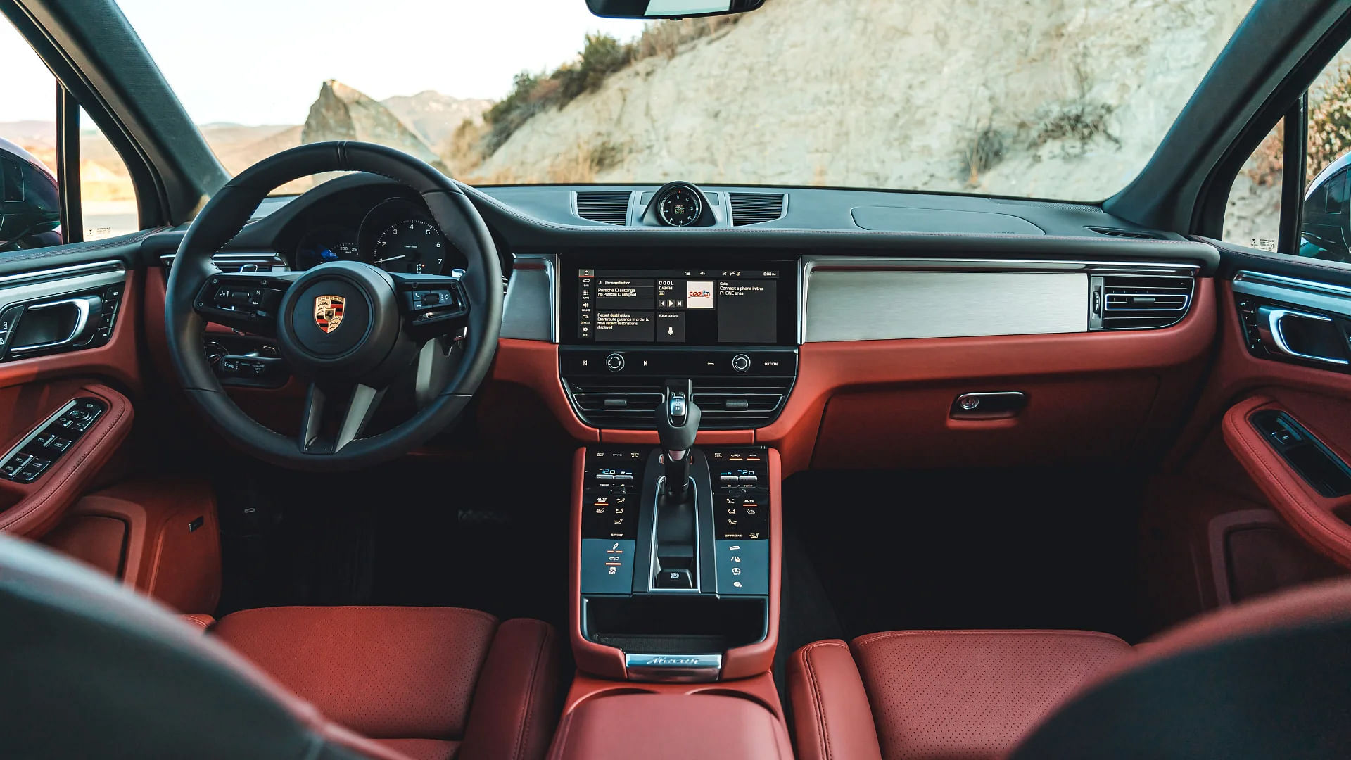 2024 Porsche Macan Interior 